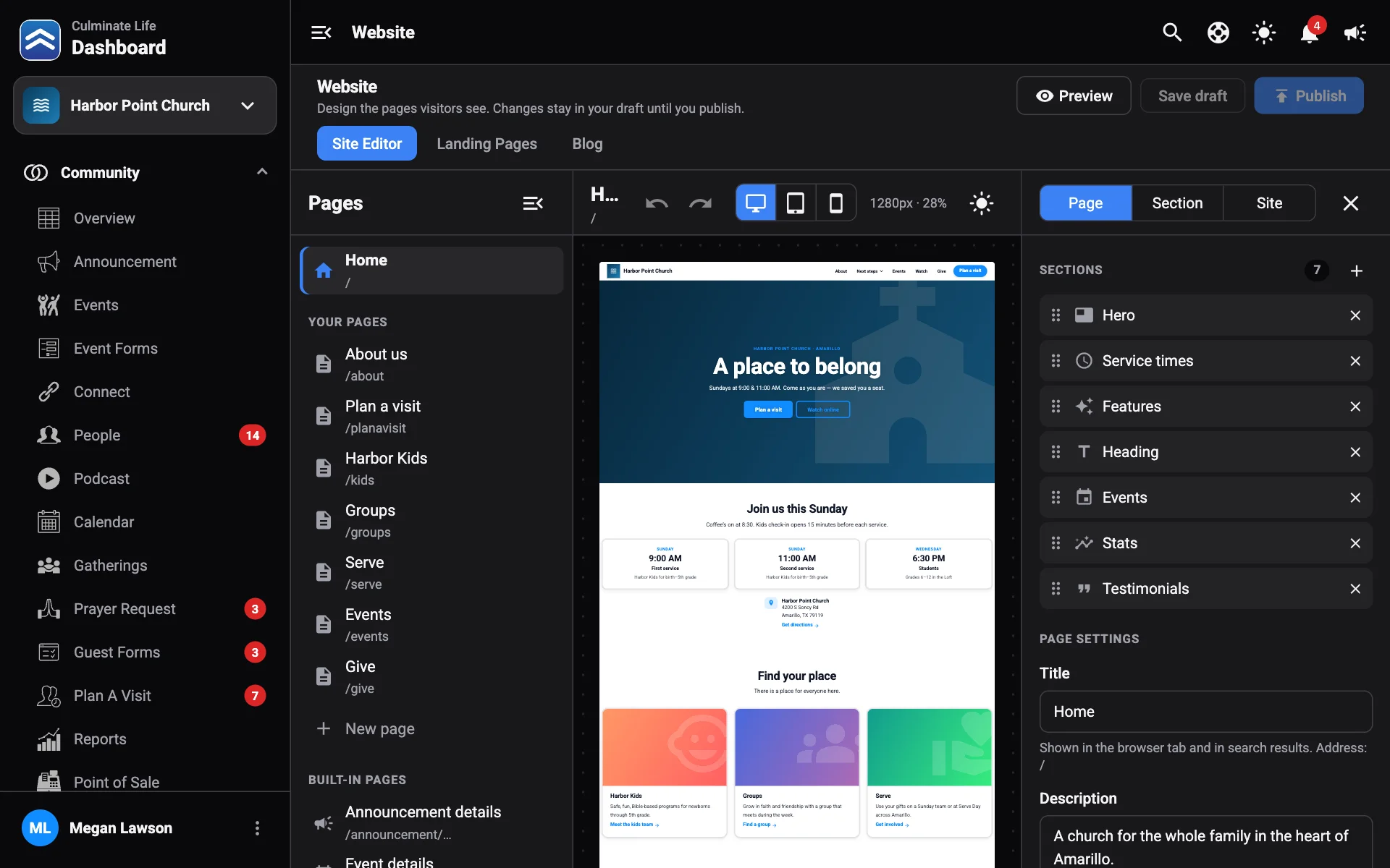 The site editor with the page canvas and the settings panel
